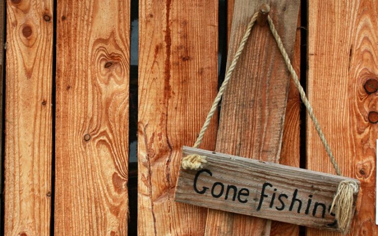 103 Words That Rhyme with Wrong for Poems and Songs