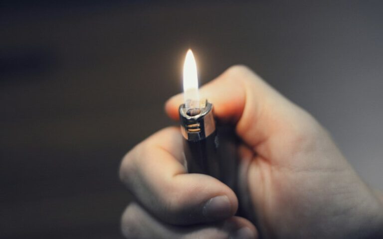 Legal Facts: How Old Do You Have to Be to Buy a Lighter – Papirmass