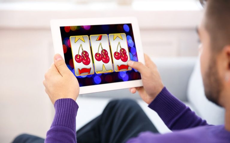 Try Your Luck on Online Fruit Machines and Enjoy the Process
