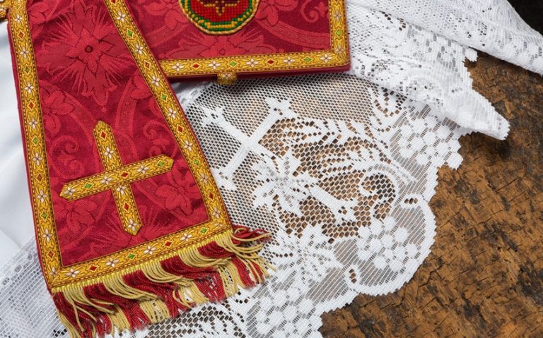 Veil for Chalice and Corporal Purse: Protection and Respect