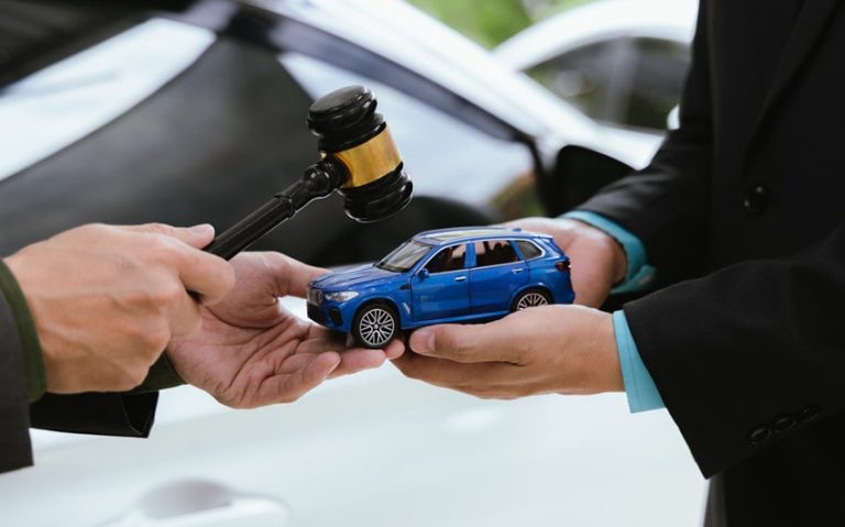 How to Choose the Right Legal Representation After an Accident