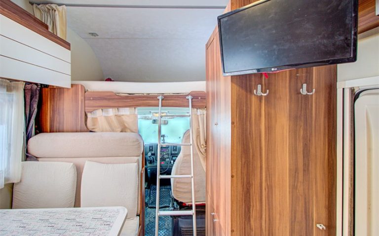 Top Features to Look for When Buying a Caravan TV