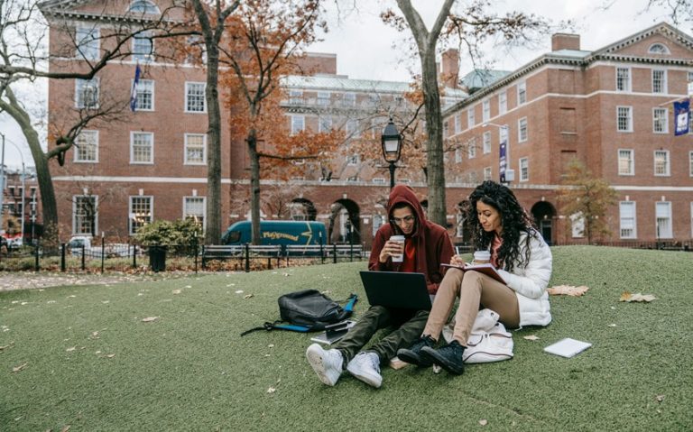 Why Financial Literacy Should Start in the First Year of College