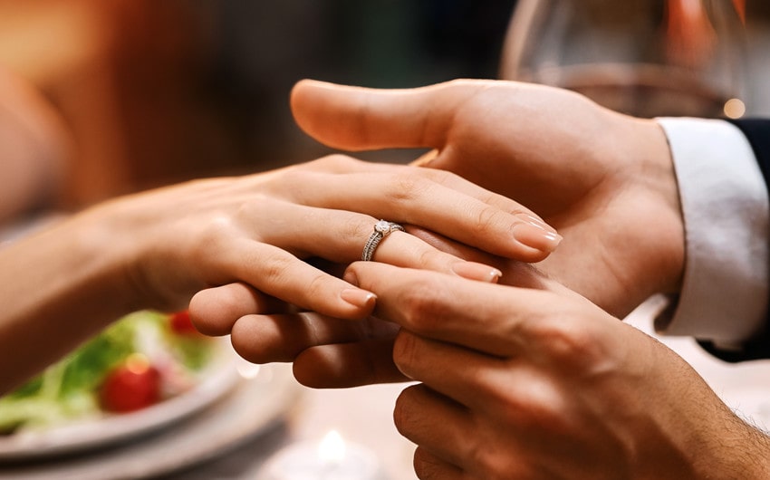 how much spend on an engagement ring