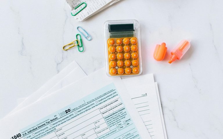 Smart Tax Strategies for Small Businesses Using Home Office Supplies