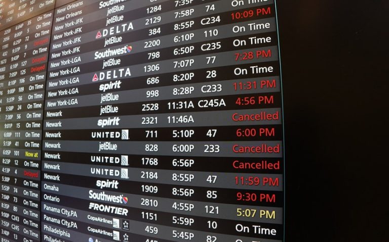 6 Helpful Tips for When Your Flight Is Cancelled