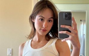 Jules Ari’s OnlyFans and Career: Podcasting, Influence, and Fan Connection