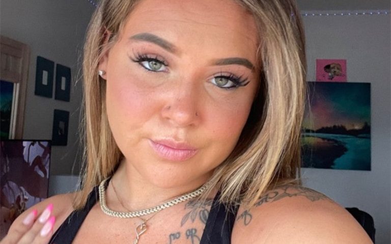 How @mayseeds OnlyFans Supports Her Creator Brand Beyond the Feed