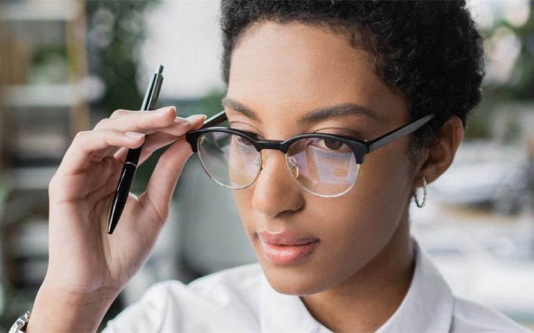 ZEELOOL Women’s Rectangle Glasses with Nose Pads for Stylish Look