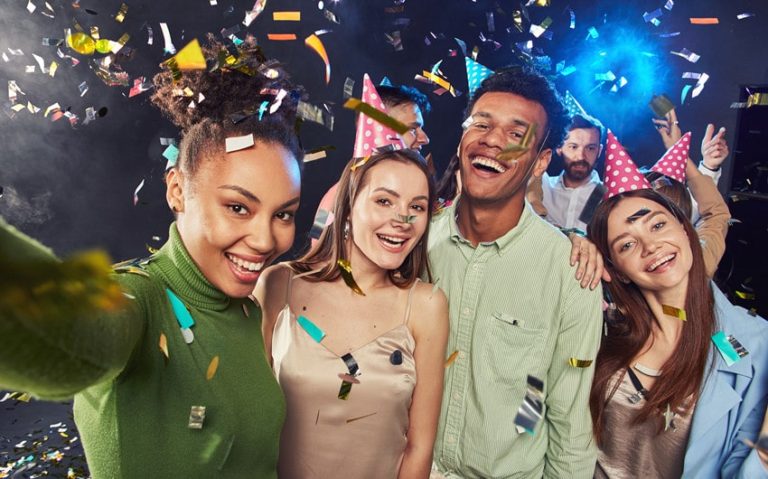 From Invitations to Venue: Your Holiday Event Planning Guide