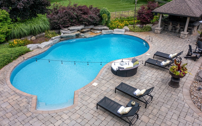 Curved Freeform Pools Inspired by Nature