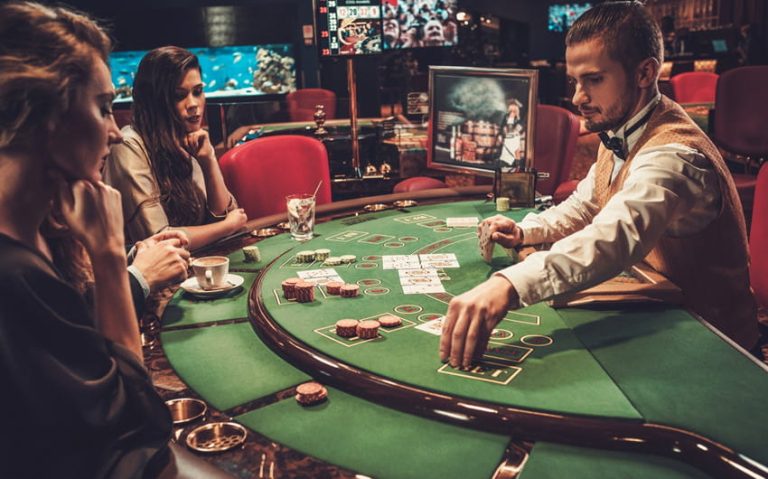 How Live Dealer Casinos Work: Behind the Scenes of Live Gaming